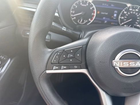 Used 2023 Nissan Altima 2.5 SV FWD image 16