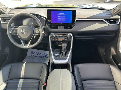 Used 2023 Toyota RAV4 XSE AWD/4WD image 18