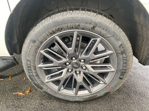 New 2026 Ford Expedition Max Platinum w/ Stealth Appearance Package image 33