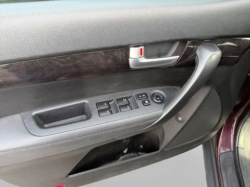 Used 2014 Kia Sorento LX image 14