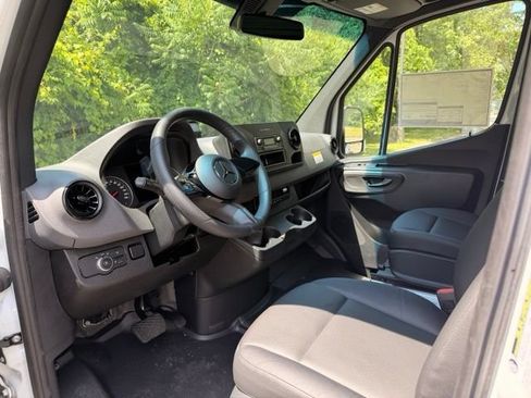 New 2025 Mercedes-Benz Sprinter 2500 image 10