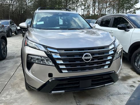 New 2026 Nissan Rogue Platinum w/ Platinum Premium Package image 2