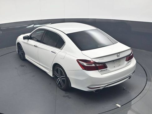 Used 2017 Honda Accord Sport image 26