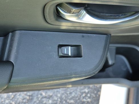 Used 2024 Honda Pilot Touring image 18