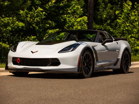 Used 2018 Chevrolet Corvette Z06 w/ Carbon 65 Edition RWD image 32