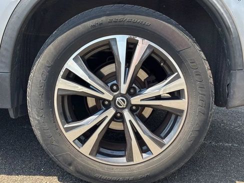 Used 2018 Nissan Rogue SL AWD/4WD image 12