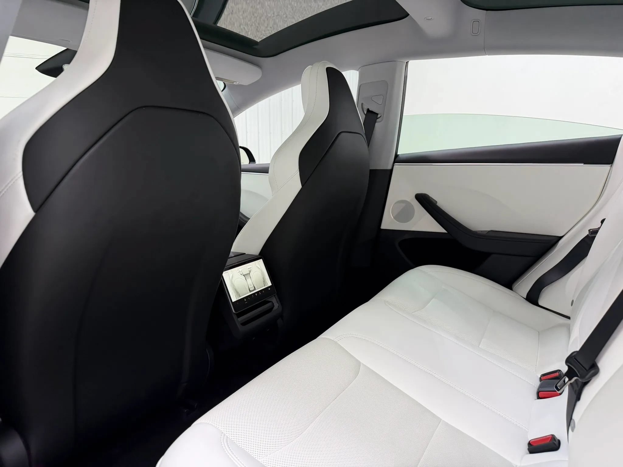 Used 2024 Tesla Model 3 Performance AWD/4WD image 18