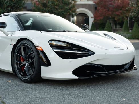 Used 2021 McLaren 720S Spider image 24
