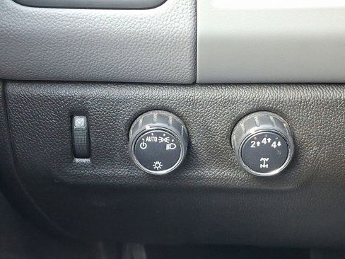Used 2017 Chevrolet Colorado W/T AWD/4WD image 21