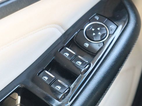 Used 2017 Ford Edge Titanium w/ Equipment Group 301A FWD image 29