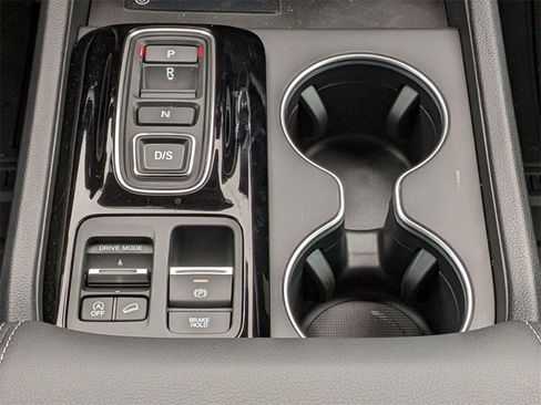 New 2025 Honda Pilot Touring image 24