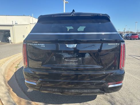 Used 2025 Cadillac Escalade IQ Luxury 2 w/ LPO, Radiant Package image 5