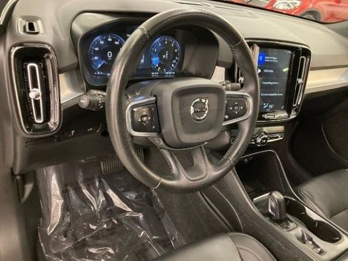 Used 2019 Volvo XC40 T5 Momentum AWD/4WD image 8