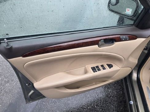 Used 2011 Buick Lucerne CXL w/ Driver Confidence Package image 11