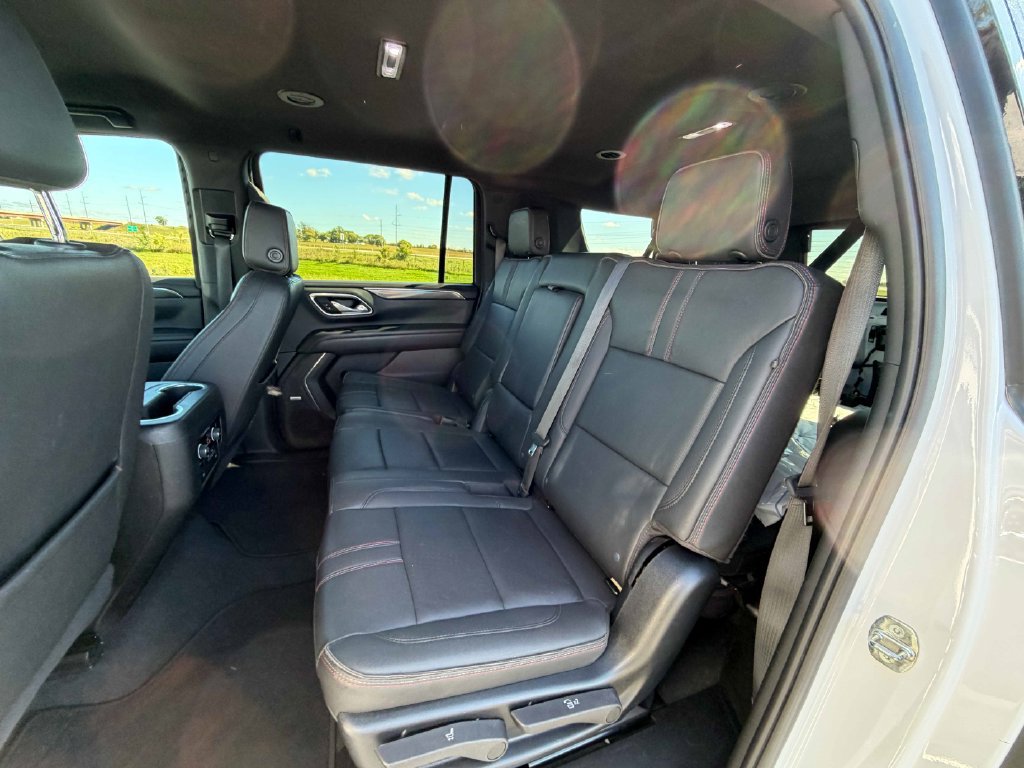Used 2023 Chevrolet Suburban RST AWD/4WD image 18