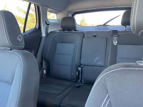 Used 2023 GMC Terrain SLE w/ Driver Convenience Package image 25