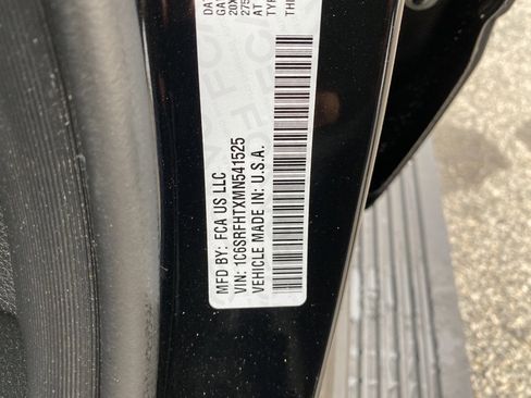 Used 2021 RAM 1500 Limited w/ Body Color Bumper Group image 48