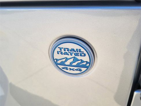 Used 2022 Jeep Wrangler Unlimited Sahara w/ Cold Weather Group image 13