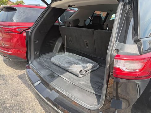 Used 2021 Chevrolet Traverse Premier w/ LPO, Floor Liner Package FWD image 42