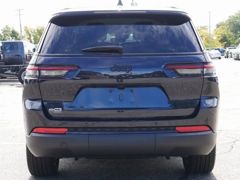 Used 2024 Jeep Grand Cherokee L Limited w/ Black Appearance Package image 5