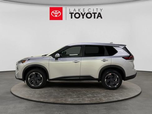 Used 2025 Nissan Rogue SV FWD image 3
