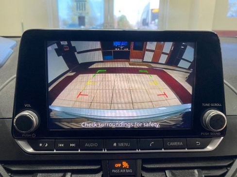 Used 2024 Nissan Altima 2.5 SV image 27