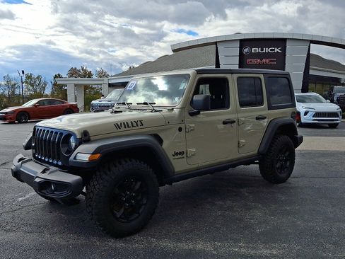 Used 2022 Jeep Wrangler Unlimited Sport image 3