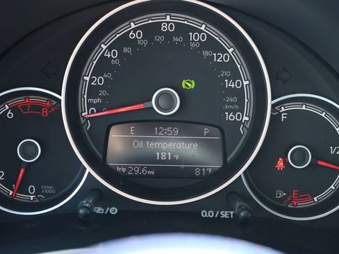 Used 2019 Volkswagen Beetle 2.0T SE FWD image 8