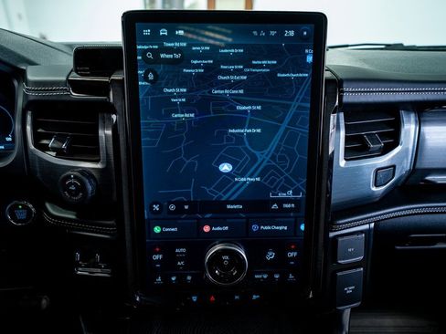 Used 2023 Ford F150 Lightning Platinum image 43