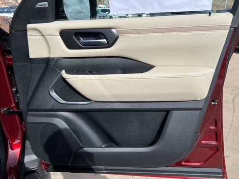 New 2025 Nissan Armada Platinum image 24