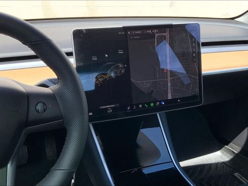 Used 2020 Tesla Model 3 Standard Range Plus RWD image 15
