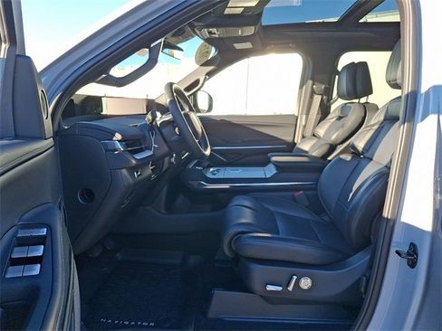 New 2025 Lincoln Navigator L Reserve w/ Jet Appearance Package image 6