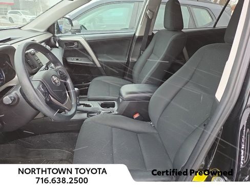 Used 2018 Toyota RAV4 LE image 15