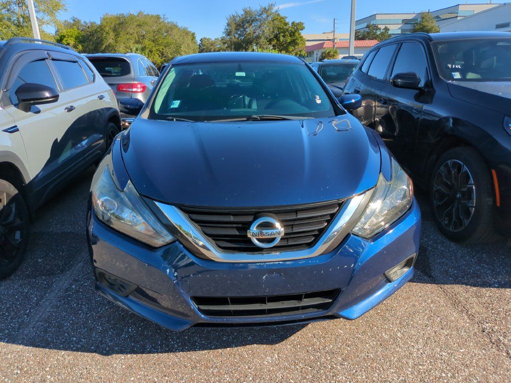 Used 2017 Nissan Altima 3.5 SR FWD image 4