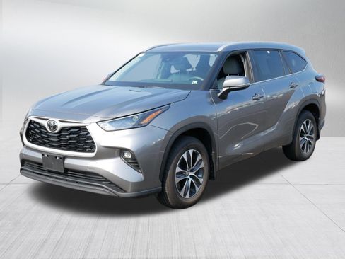 Certified 2026 Toyota Highlander XLE AWD/4WD image 3