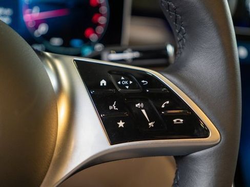 Certified 2025 Mercedes-Benz C 300 4MATIC Sedan image 28