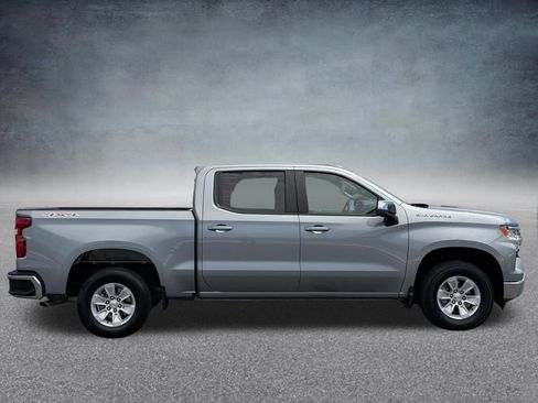 Used 2025 Chevrolet Silverado 1500 LT AWD/4WD image 2