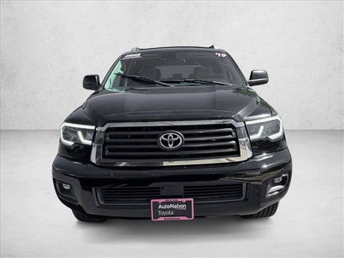 Used 2019 Toyota Sequoia SR5 AWD/4WD image 2