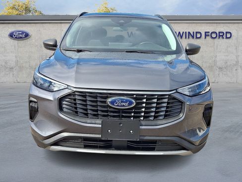 Used 2023 Ford Escape Active w/ Tech Pack #1 AWD/4WD image 2