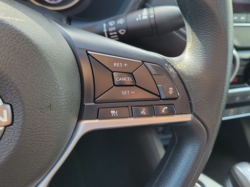 Certified 2024 Nissan Sentra SV FWD image 23