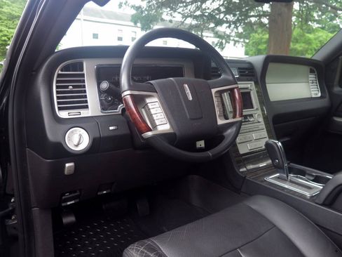 Used 2008 Lincoln Navigator 4WD image 28