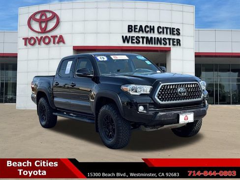 Certified 2019 Toyota Tacoma TRD Off-Road AWD/4WD image 1