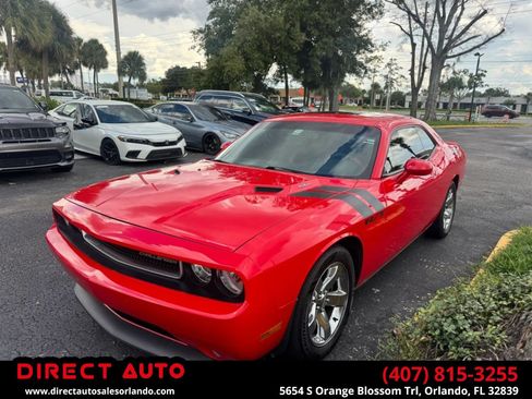 Used 2013 Dodge Challenger R/T RWD image 1