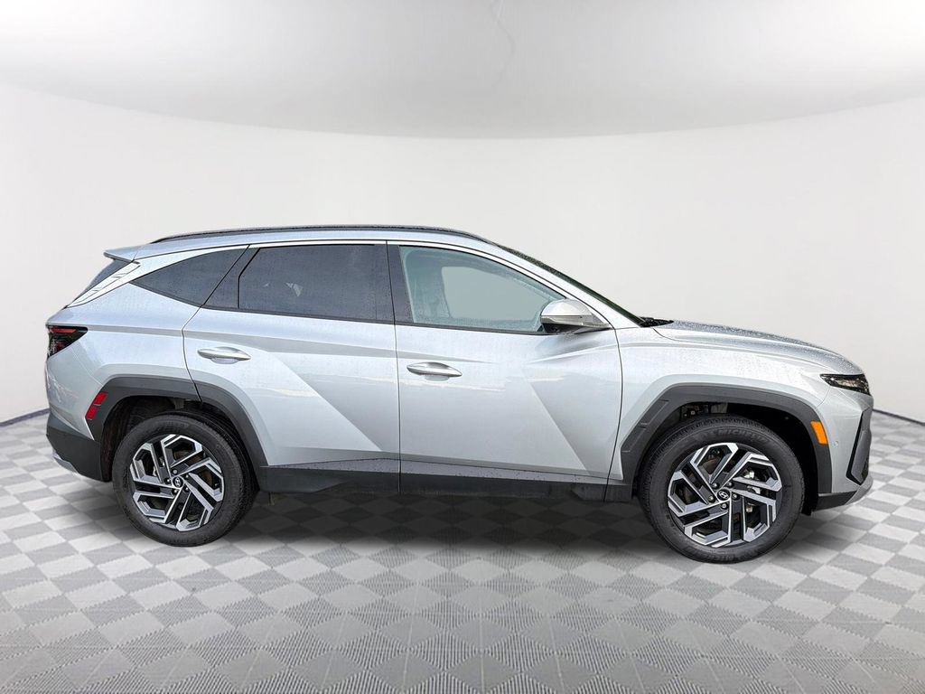 New 2025 Hyundai Tucson Limited AWD/4WD image 4