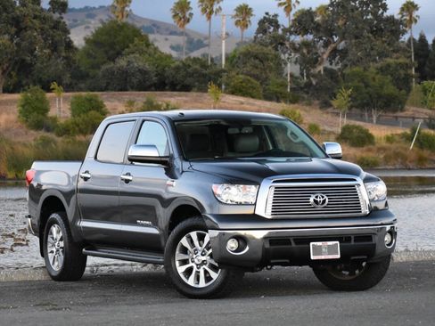 Used 2011 Toyota Tundra Limited w/ Platinum Pkg RWD image 2