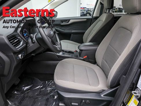 Used 2022 Ford Escape SE image 14