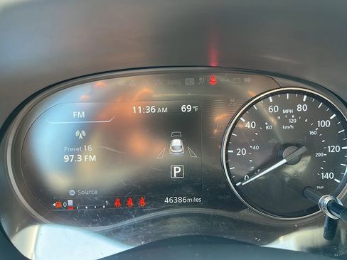 Used 2023 Nissan Kicks SV FWD image 11