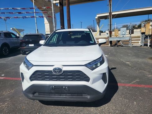 Used 2025 Toyota RAV4 XLE image 1