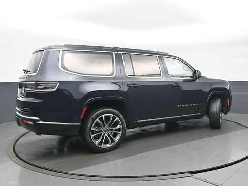 Used 2023 Jeep Grand Wagoneer Series III AWD/4WD image 3