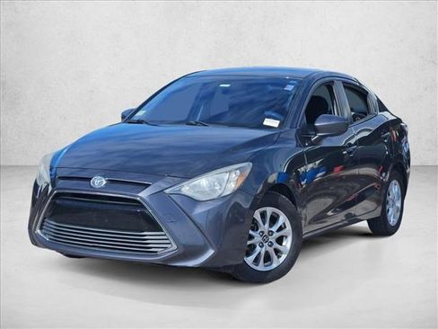 Used 2016 Toyota Yaris Sedan image 1
